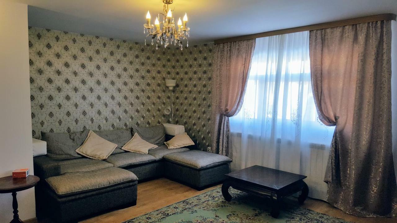 Villa D&D Vila à Iasi Extérieur photo