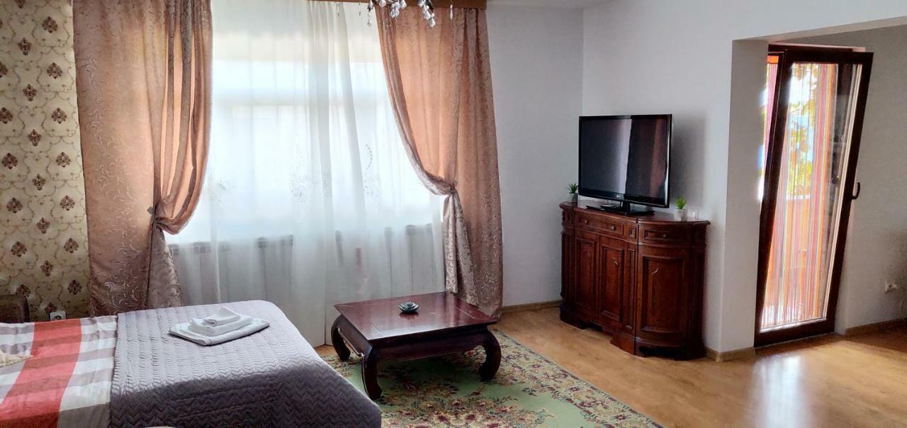 Villa D&D Vila à Iasi Extérieur photo